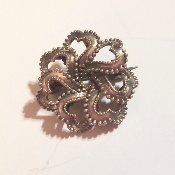 1800s Victorian Etruscan Sterling Hearts Brooch - Picture 2 of 7